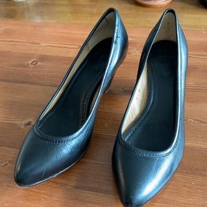 Frye Regina Pumps Black 6.5